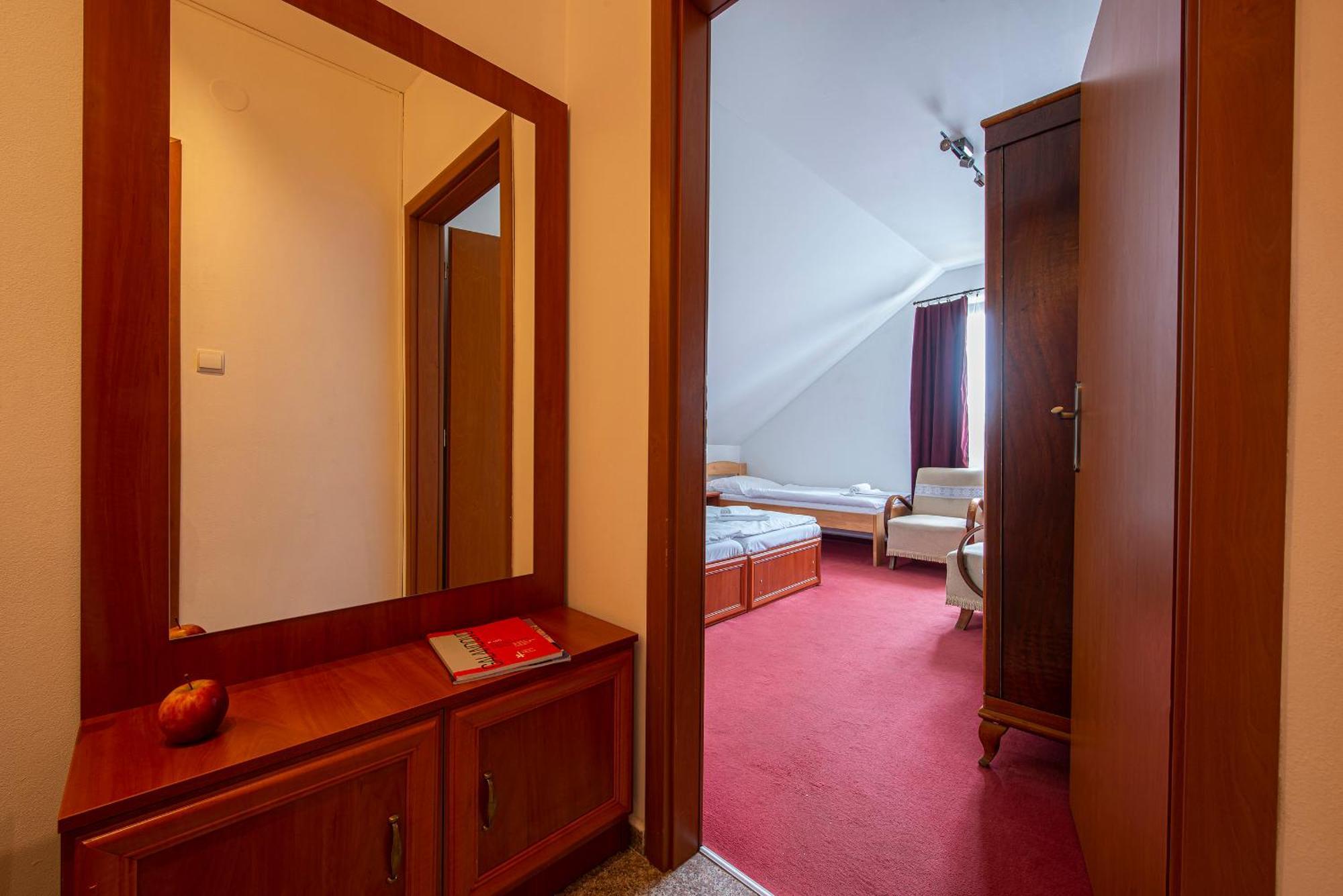 Motel Penzion A Restauracia Lavender Poprad Exterior foto
