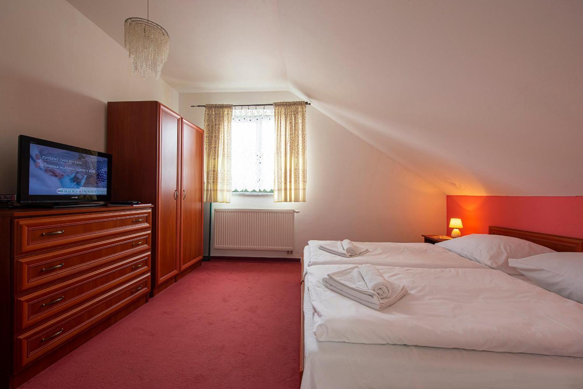 Motel Penzion A Restauracia Lavender Poprad Exterior foto